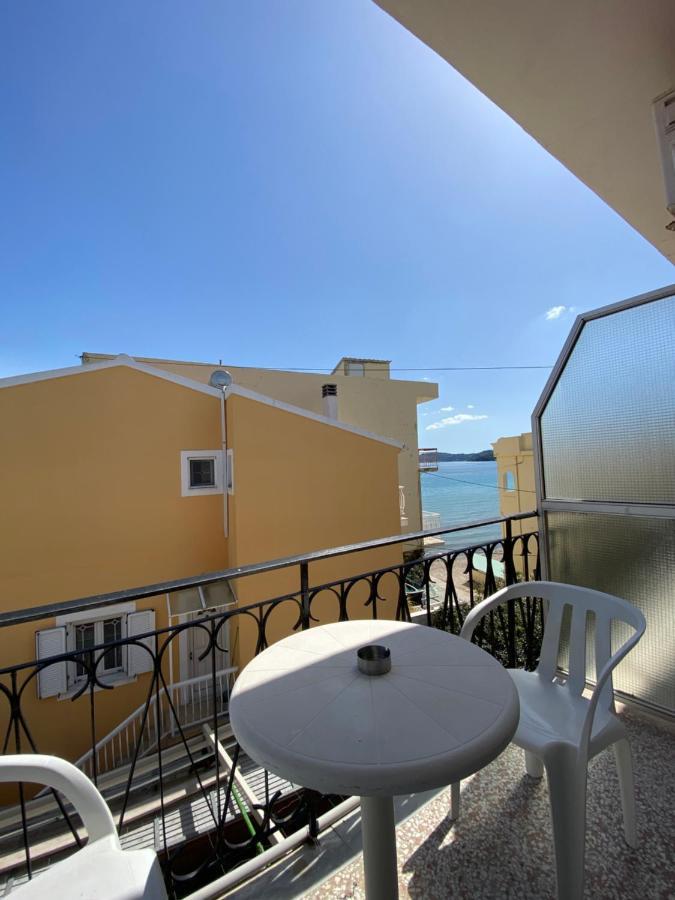 Hotel Pansion Roulis Moraḯtika Exterior foto